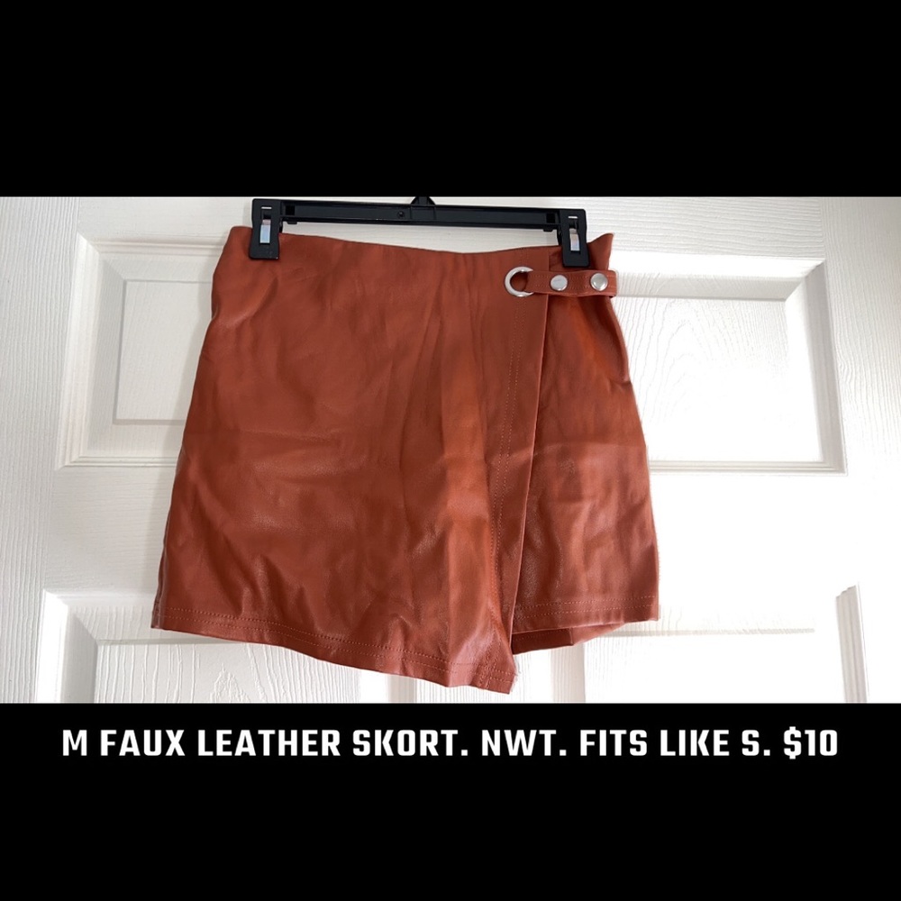 M faux leather skort.